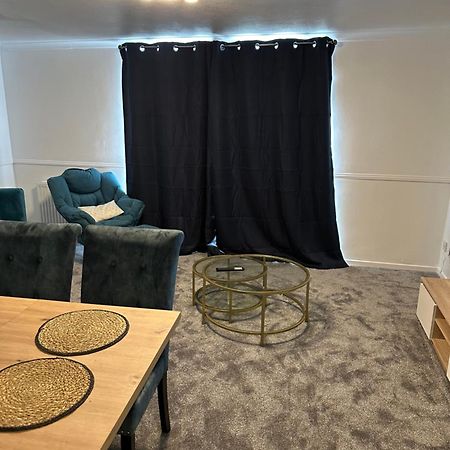 Lovely Two Bedroom Flat Thamesmead  Exterior photo
