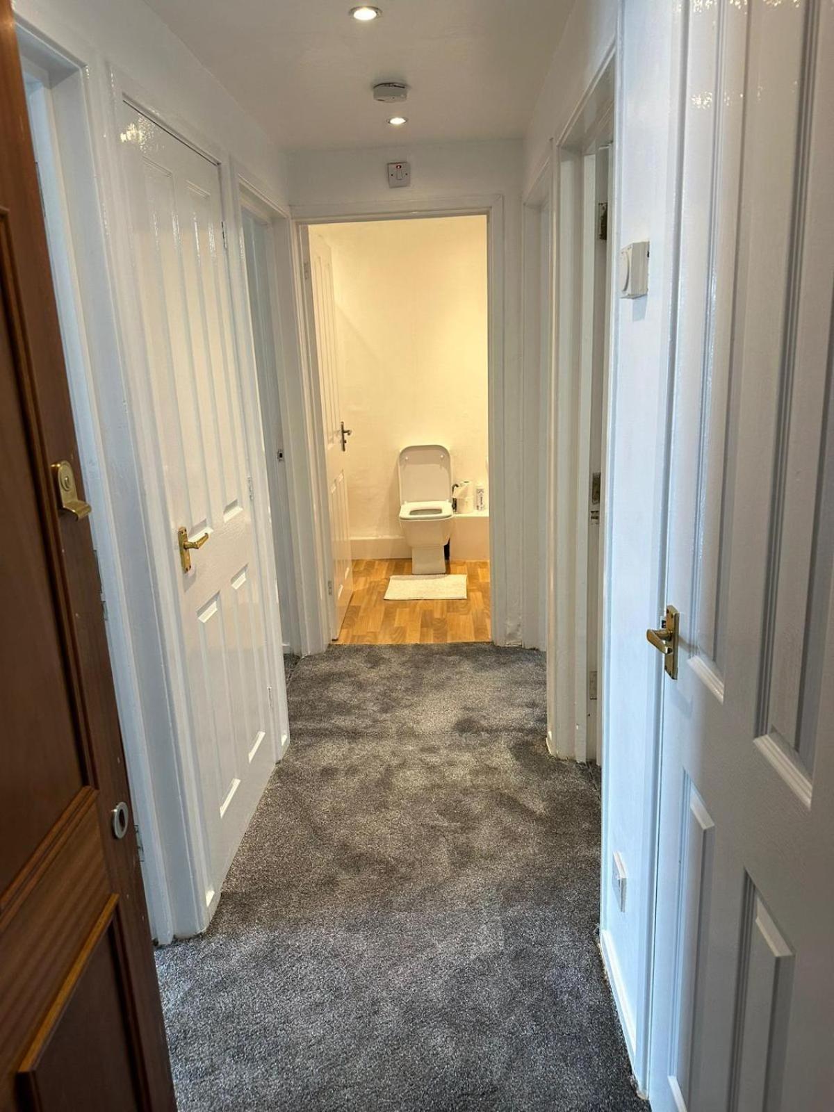 Lovely Two Bedroom Flat Thamesmead  Exterior photo