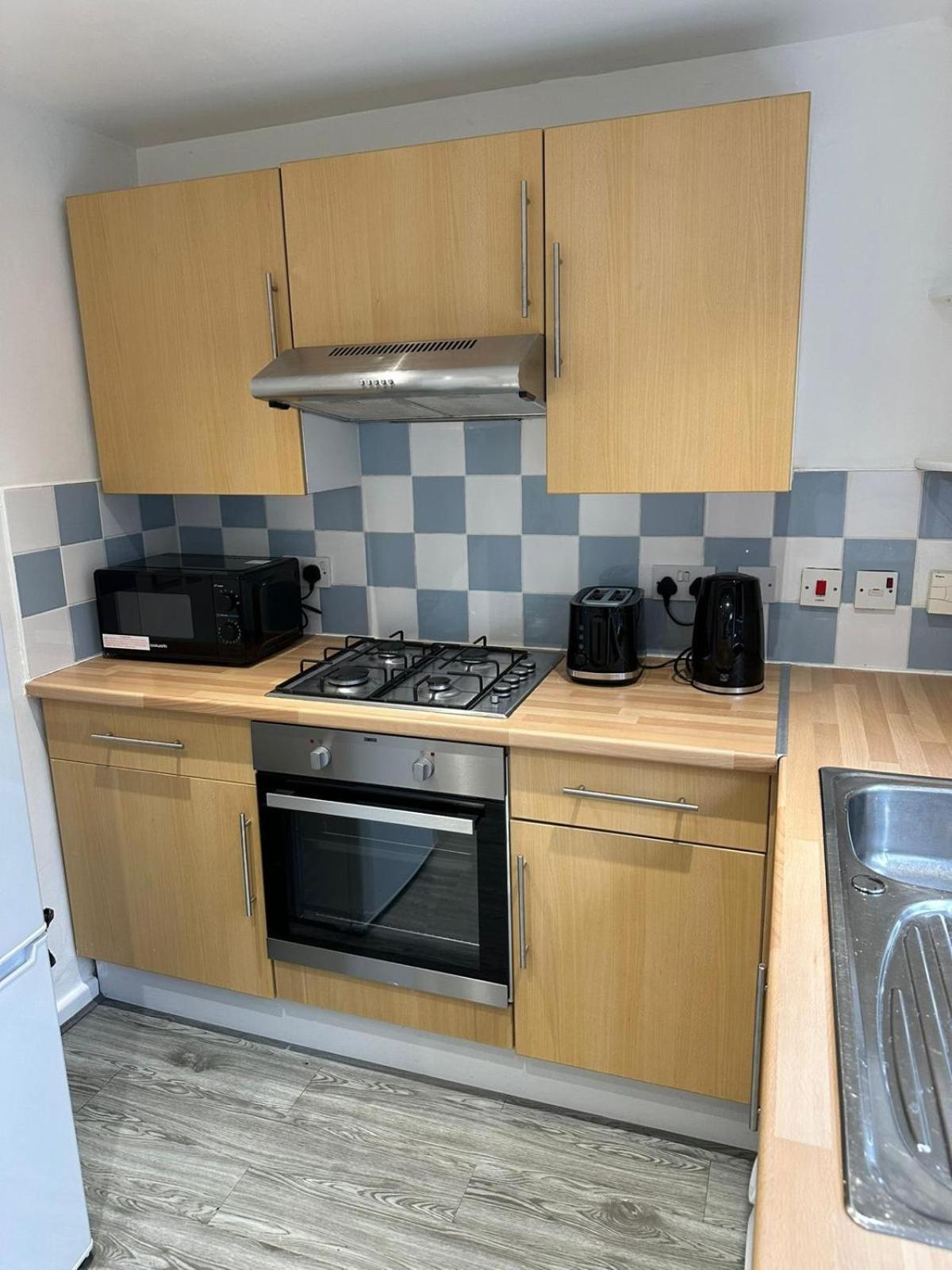 Lovely Two Bedroom Flat Thamesmead  Exterior photo