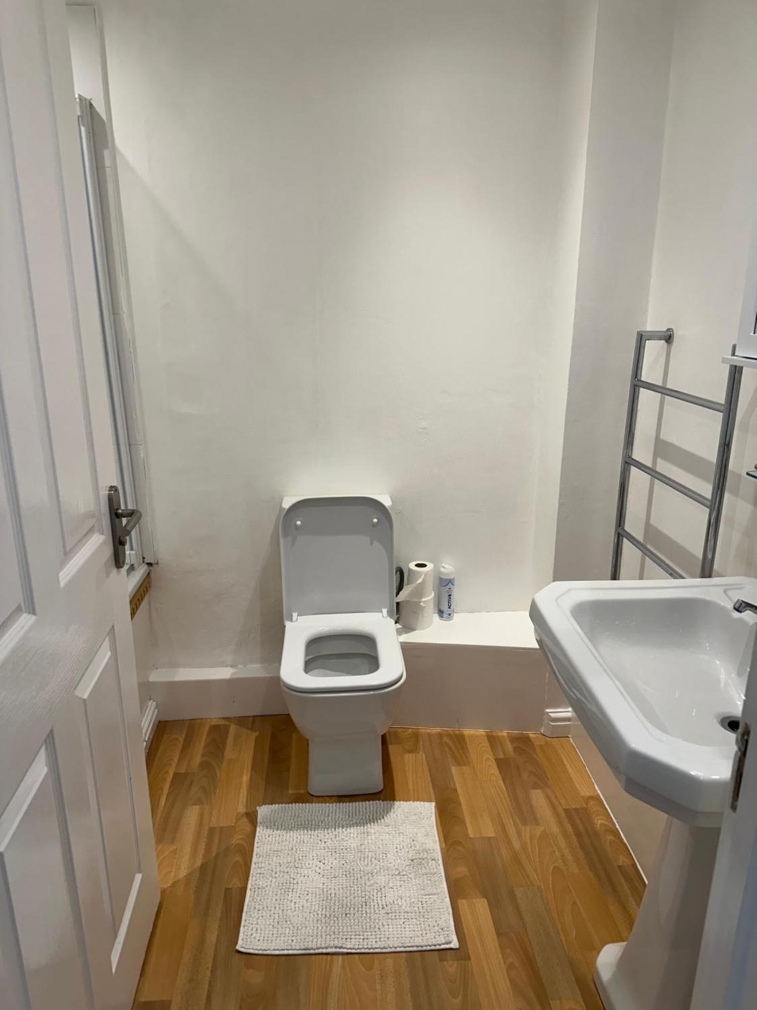 Lovely Two Bedroom Flat Thamesmead  Exterior photo