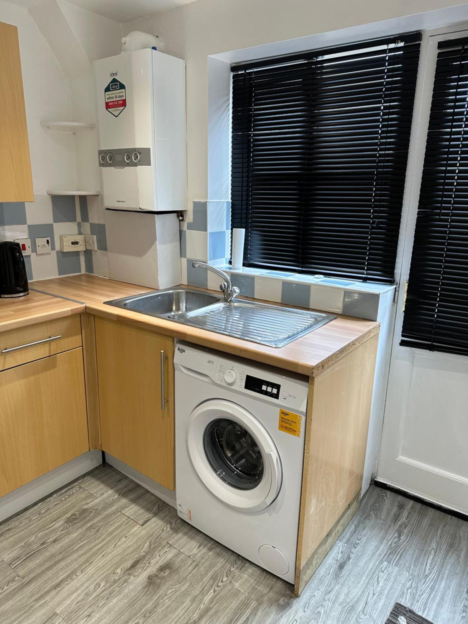 Lovely Two Bedroom Flat Thamesmead  Exterior photo